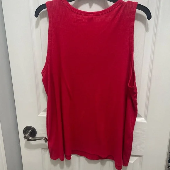Old Navy Red Tank Top Classic Sleeveless Design - Picture 9 of 10